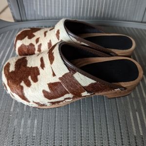Amazing Danish Sanita brown cow clogs!